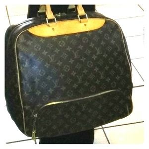 Authentic louis vuitton envasion. SOLD